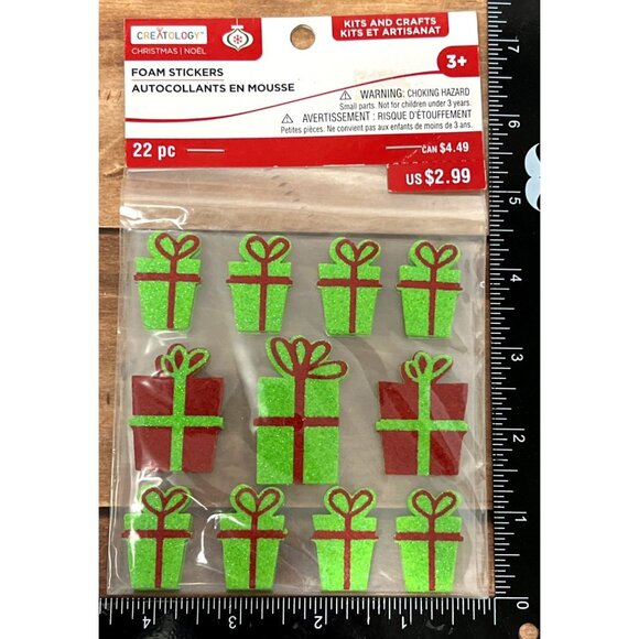 CreAtology Christmas Present Foam Stickers 22 Pc Green & Red Gift Shapes New - Picture 1 of 4
